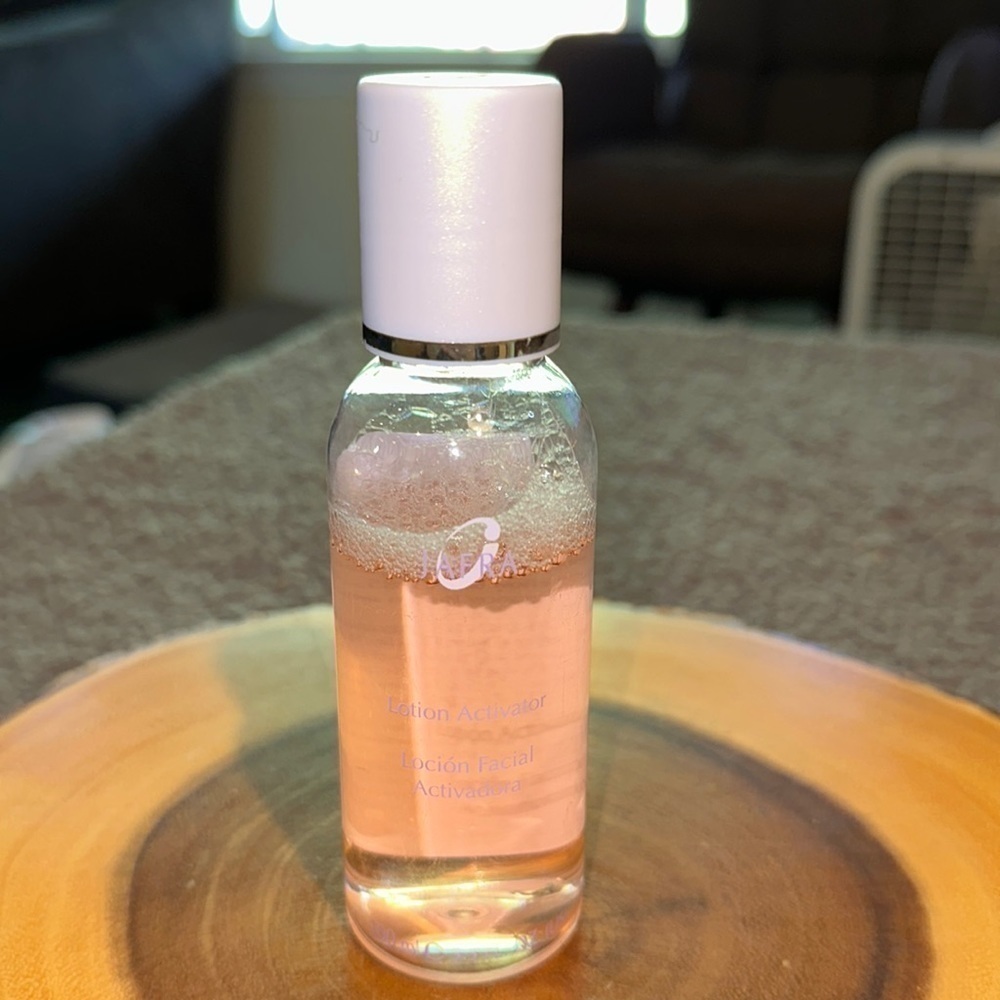 VINTAGE Jafra lotion activator